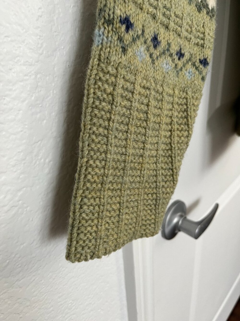 Women's Vintage Fisherman Sweater, Olive Green, Size Large, 100% Wool - Picture 11 of 14